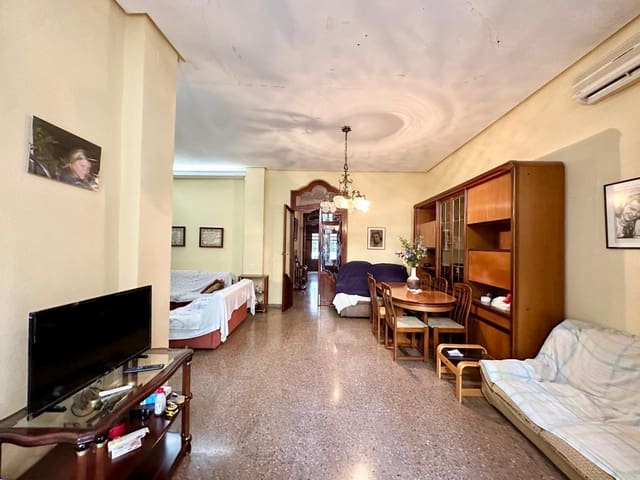 6 bedroom Townhouse for sale in Carlet - € 180,000 (Ref: 9360168)