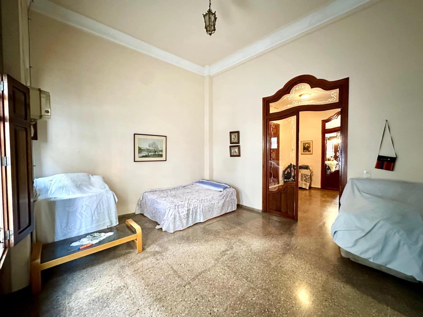 6 bedroom Townhouse for sale in Carlet - € 180,000 (Ref: 9360168)