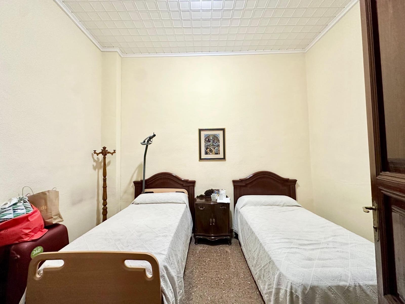 6 bedroom Townhouse for sale in Carlet - € 180,000 (Ref: 9360168)