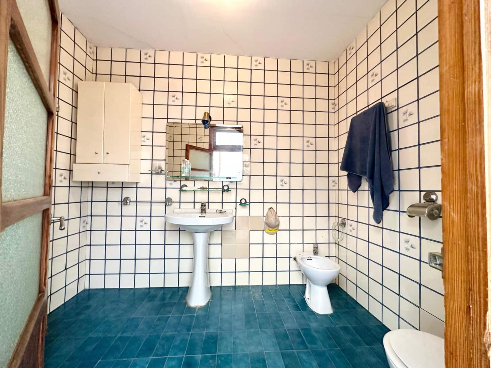 6 bedroom Townhouse for sale in Carlet - € 180,000 (Ref: 9360168)