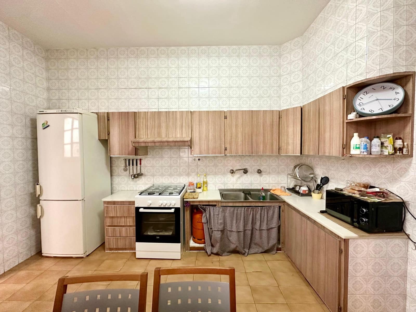 6 bedroom Townhouse for sale in Carlet - € 180,000 (Ref: 9360168)