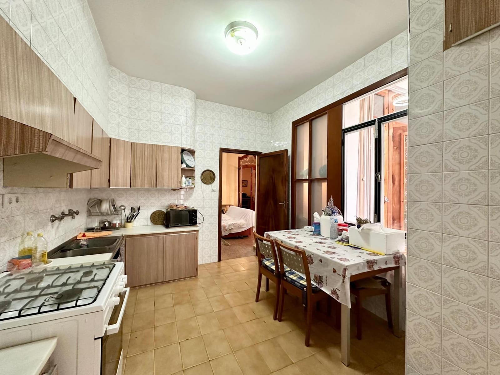 6 bedroom Townhouse for sale in Carlet - € 180,000 (Ref: 9360168)