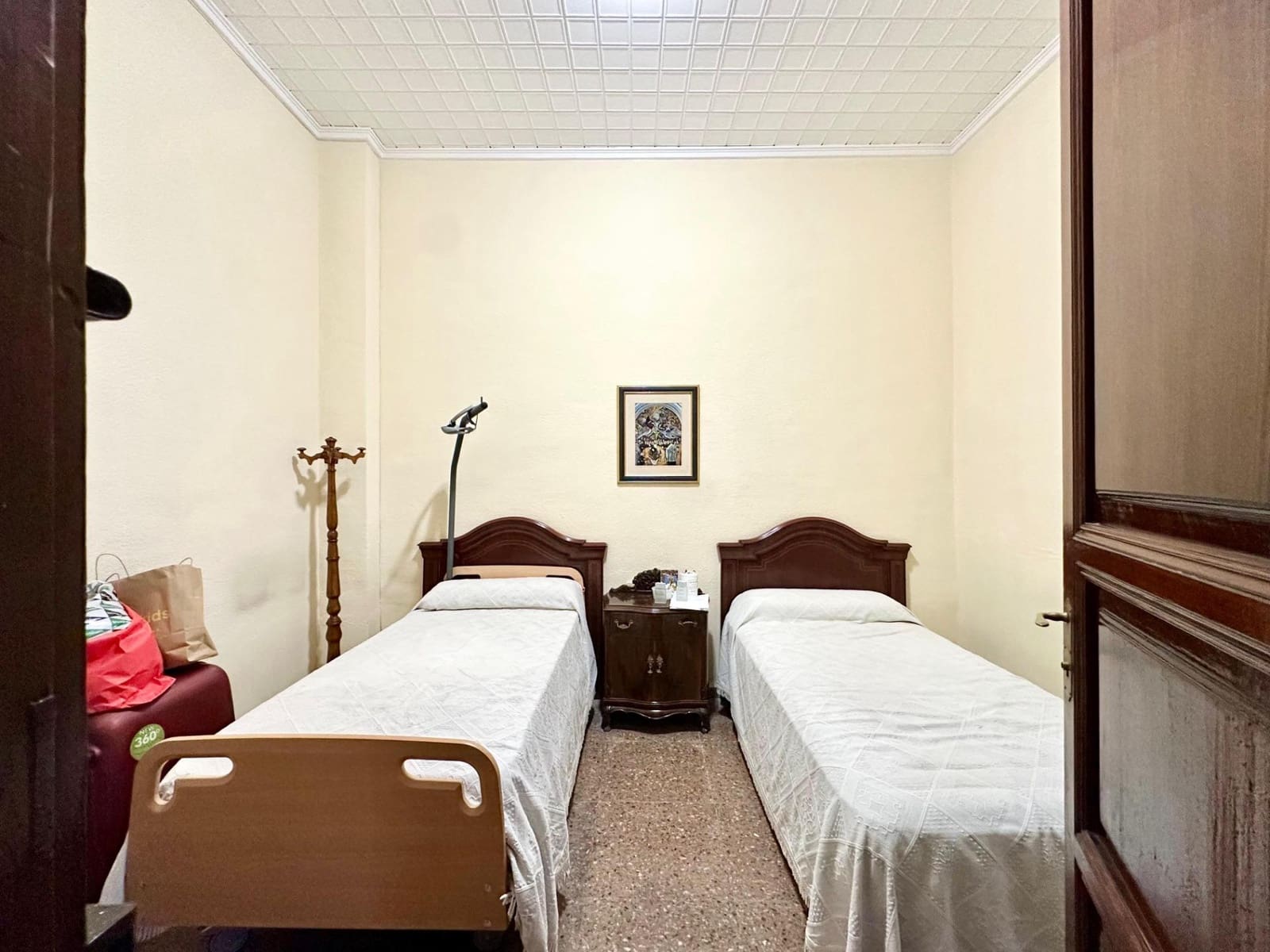 6 bedroom Townhouse for sale in Carlet - € 180,000 (Ref: 9360168)