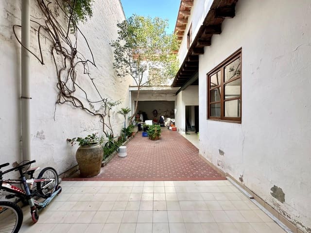 6 bedroom Townhouse for sale in Carlet - € 180,000 (Ref: 9360168)