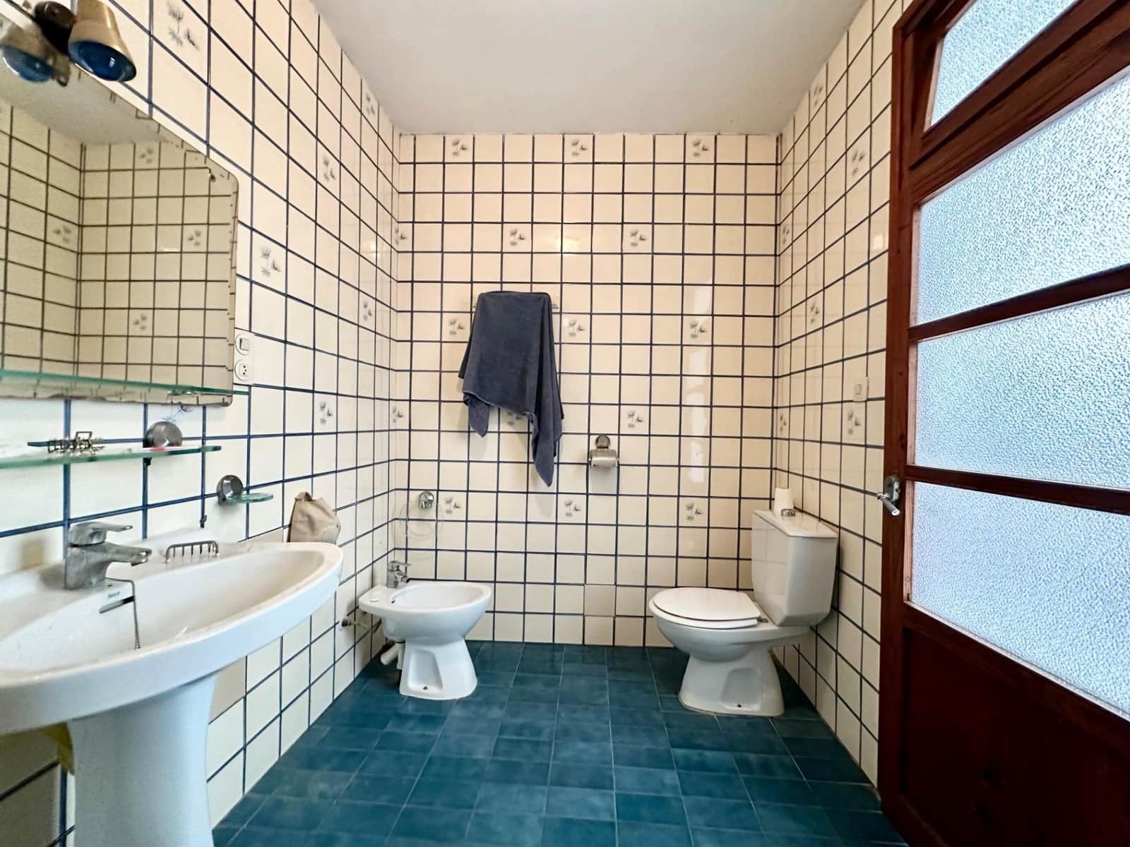 6 bedroom Townhouse for sale in Carlet - € 180,000 (Ref: 9360168)