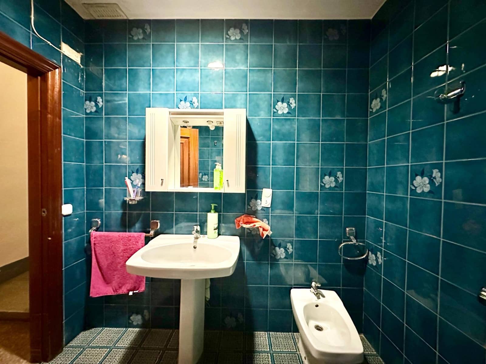 6 bedroom Townhouse for sale in Carlet - € 180,000 (Ref: 9360168)