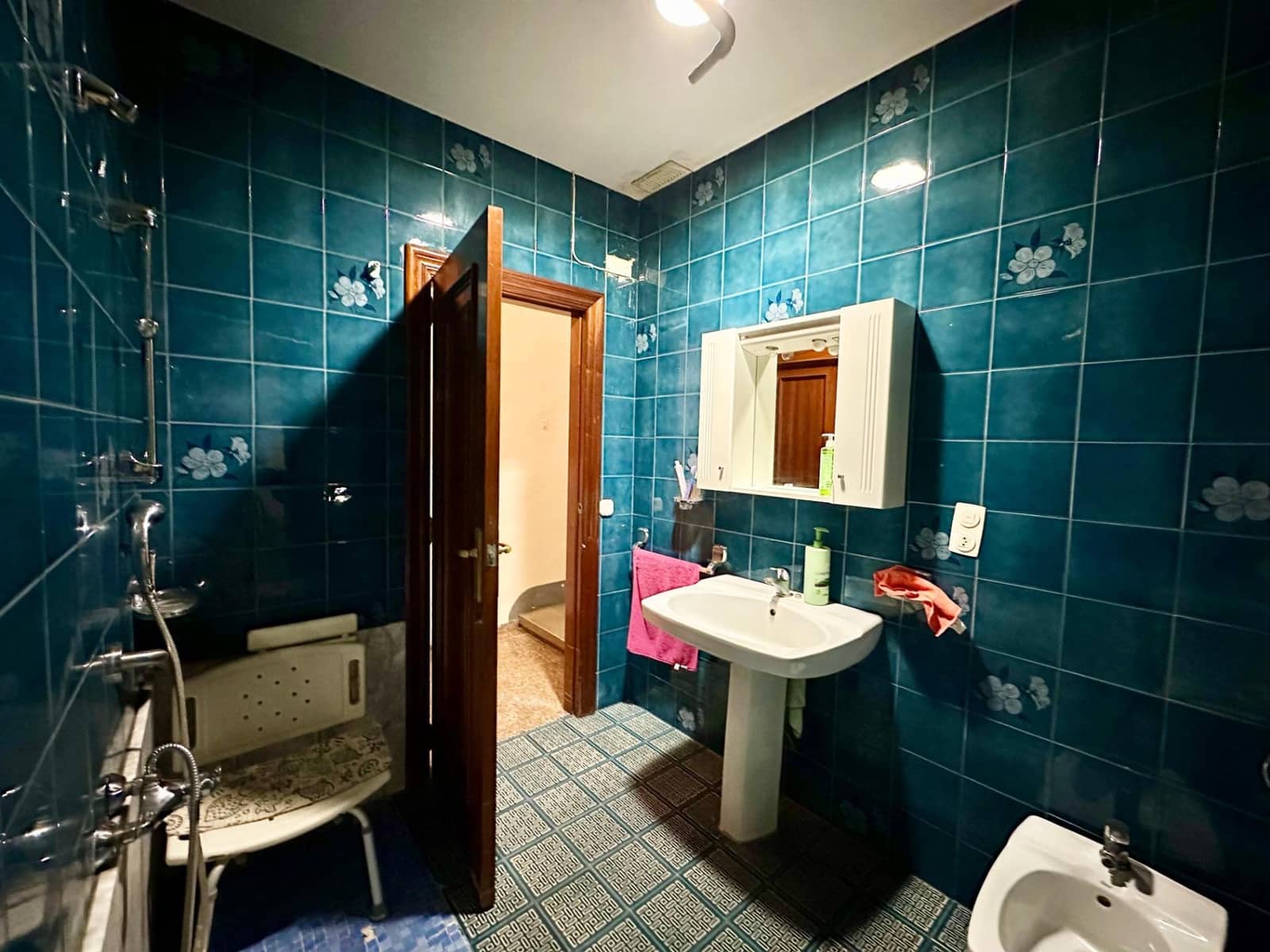 6 bedroom Townhouse for sale in Carlet - € 180,000 (Ref: 9360168)