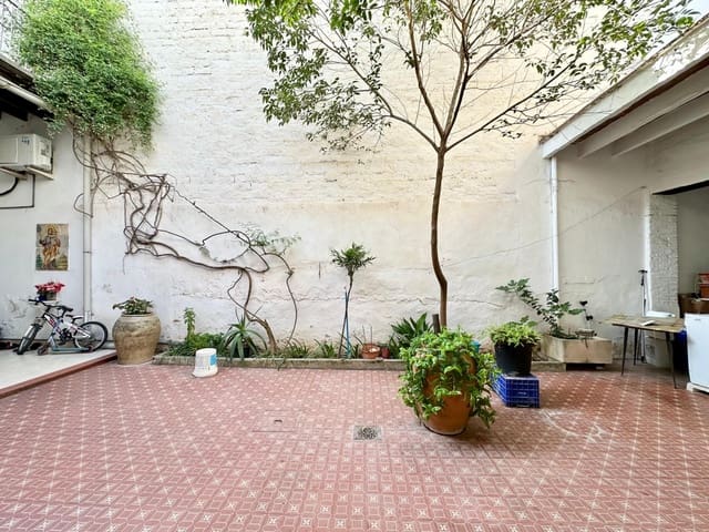 6 bedroom Townhouse for sale in Carlet - € 180,000 (Ref: 9360168)