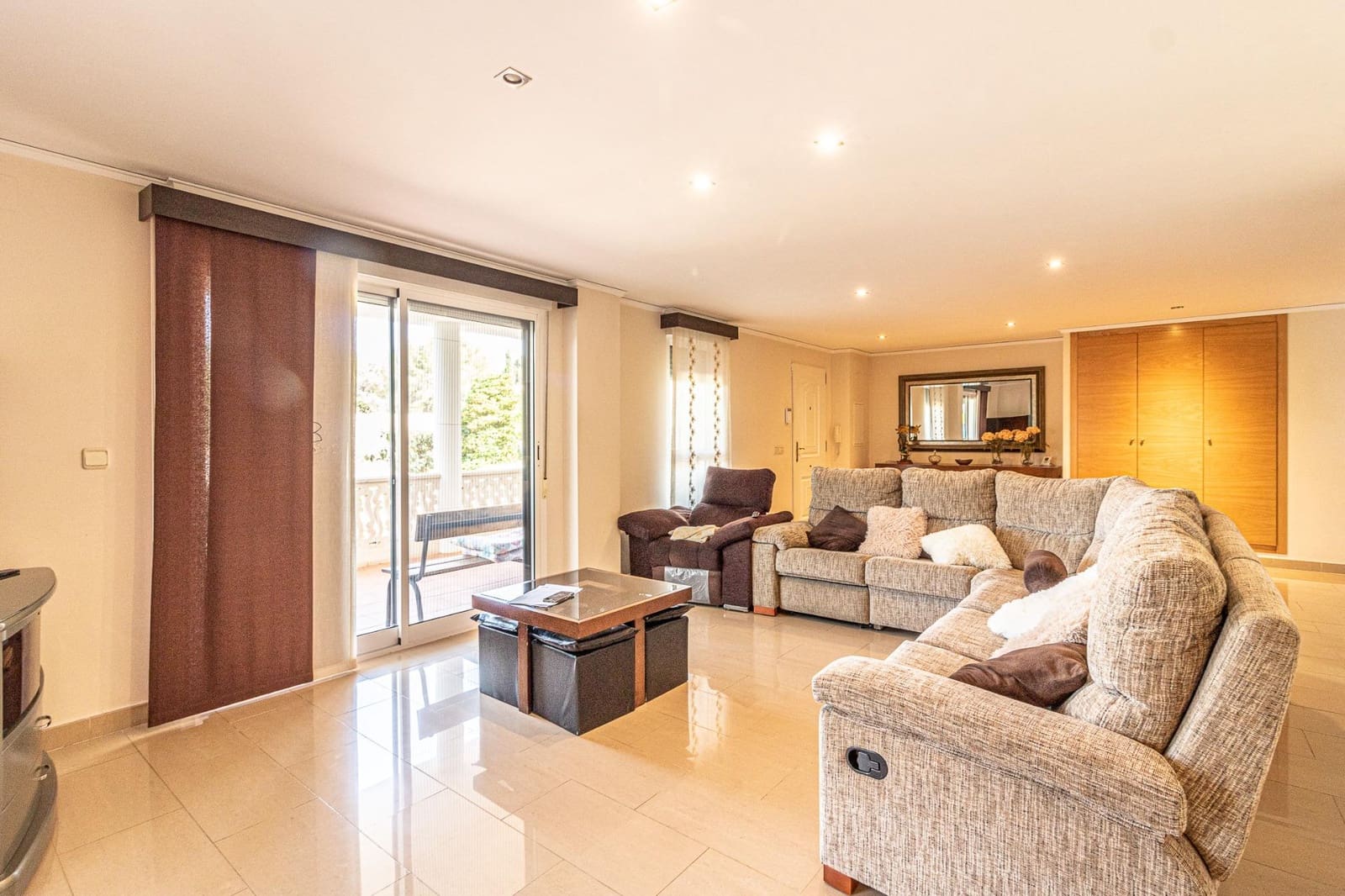 4 makuuhuone Huvila myytävänä paikassa Alberic mukana uima-altaan 
autotalli - 360 000 € (Ref: 9360170)