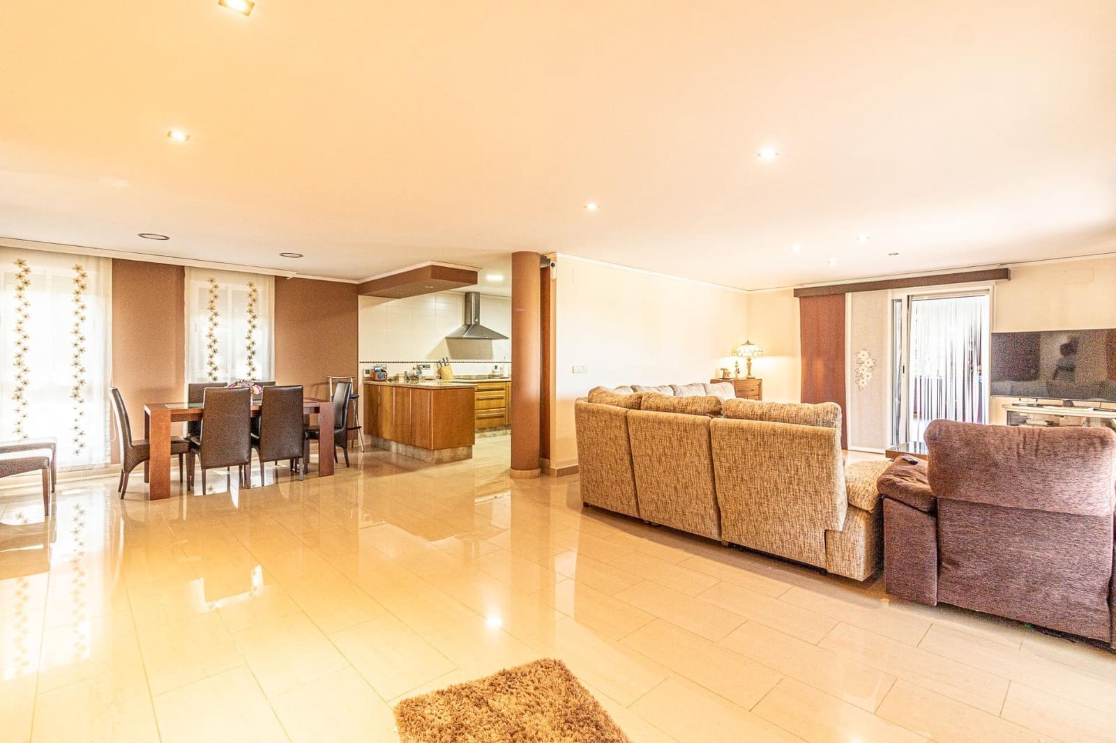 4 makuuhuone Huvila myytävänä paikassa Alberic mukana uima-altaan 
autotalli - 360 000 € (Ref: 9360170)