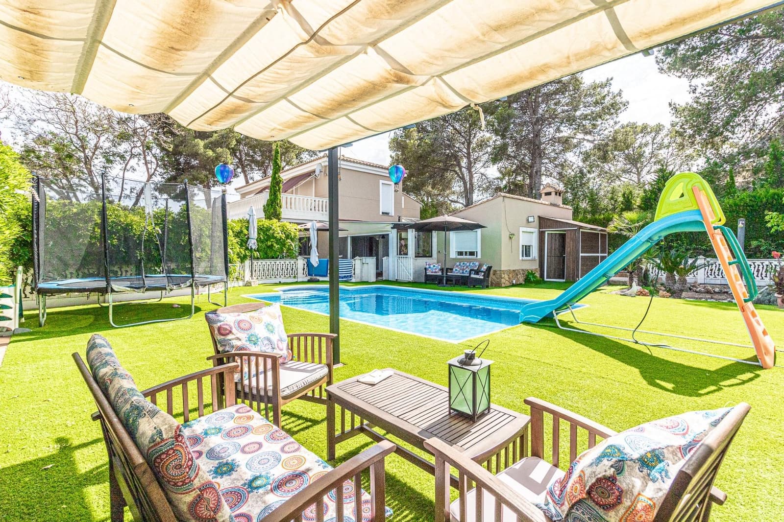 4 makuuhuone Huvila myytävänä paikassa Alberic mukana uima-altaan 
autotalli - 360 000 € (Ref: 9360170)