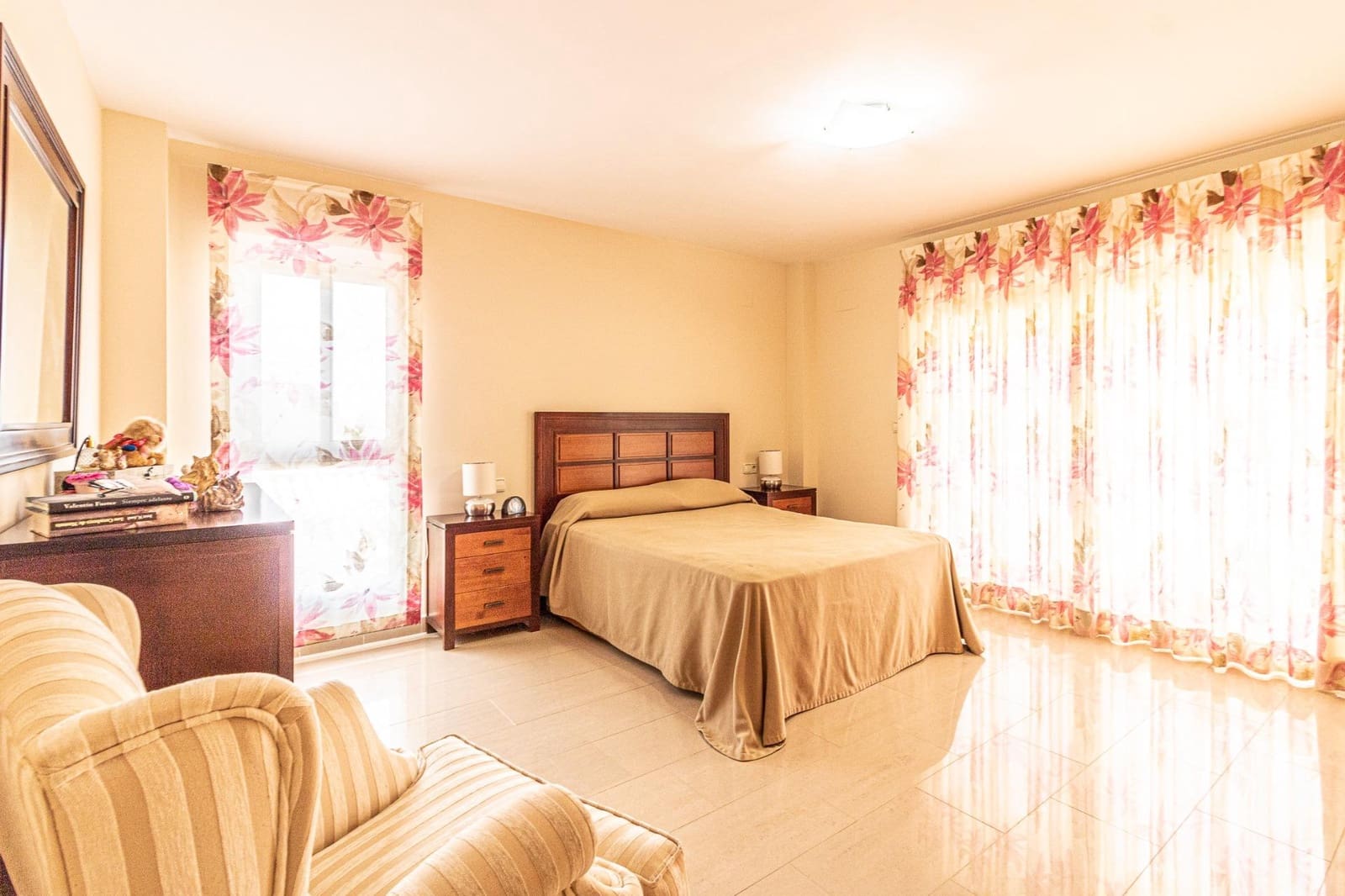 4 makuuhuone Huvila myytävänä paikassa Alberic mukana uima-altaan 
autotalli - 360 000 € (Ref: 9360170)