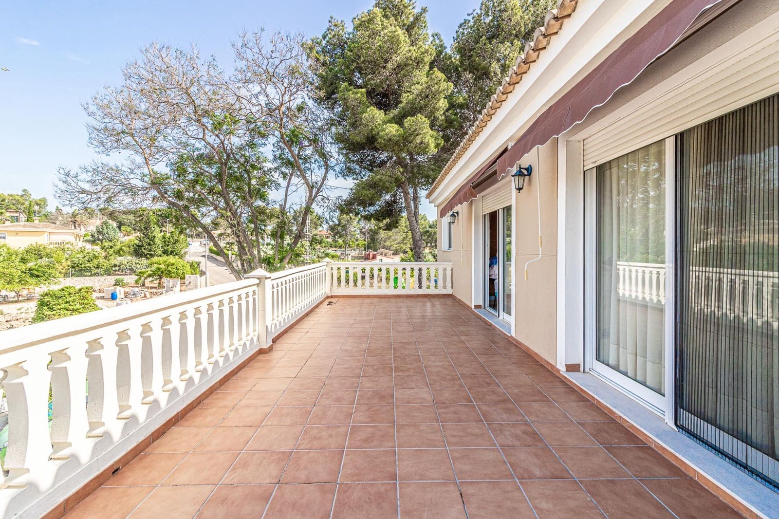 4 makuuhuone Huvila myytävänä paikassa Alberic mukana uima-altaan 
autotalli - 360 000 € (Ref: 9360170)