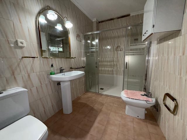 4 bedroom Townhouse for sale in Alginet - € 195,000 (Ref: 9360171)