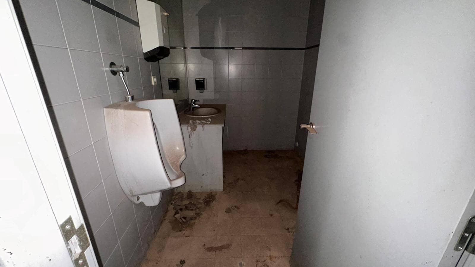 4 slaapkamer Huis te koop in Carlet met garage - € 200.000 (Ref: 9360174)