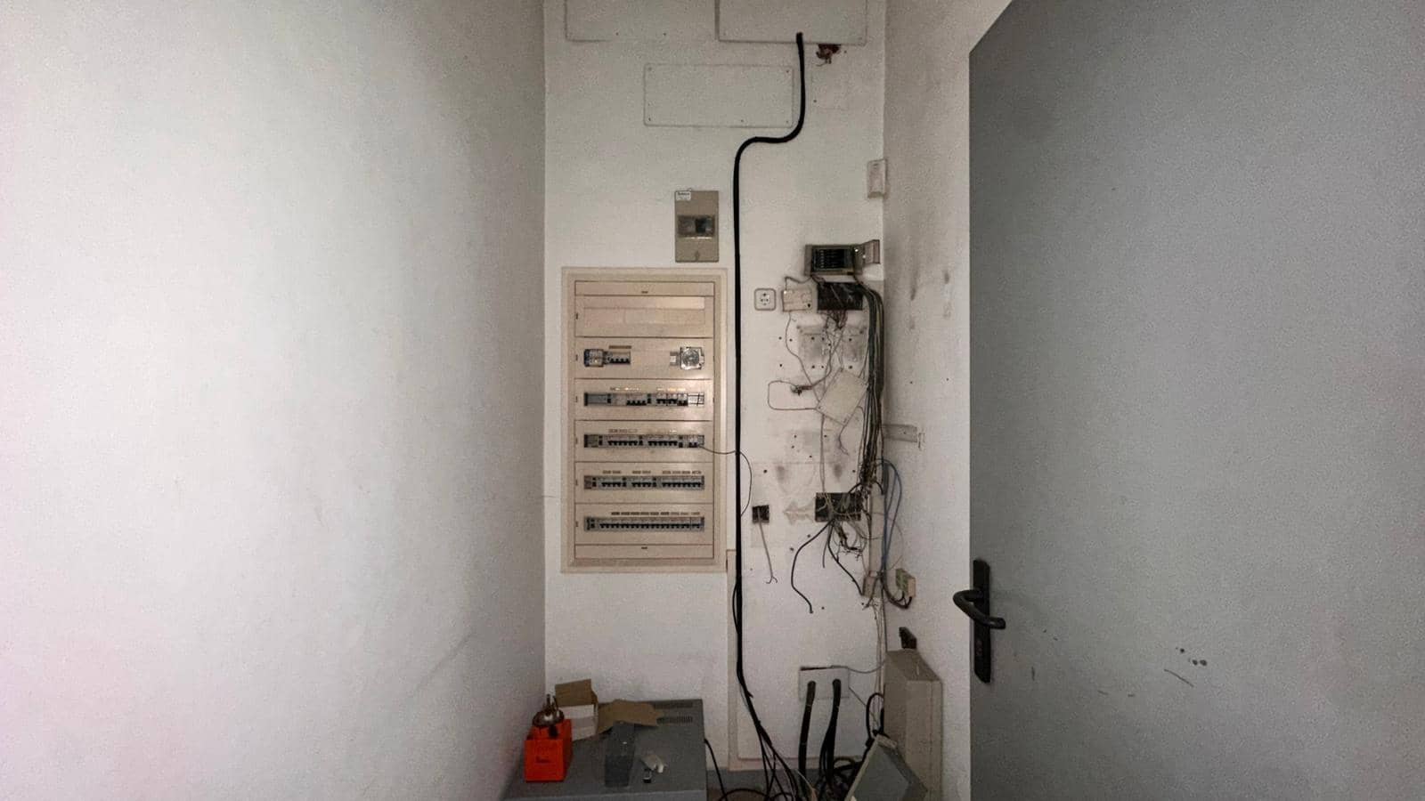 4 slaapkamer Huis te koop in Carlet met garage - € 200.000 (Ref: 9360174)