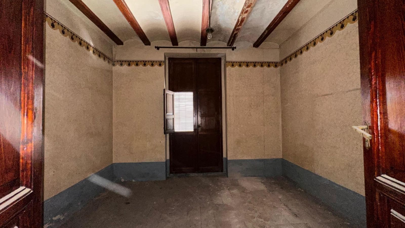 4 slaapkamer Huis te koop in Carlet met garage - € 200.000 (Ref: 9360174)