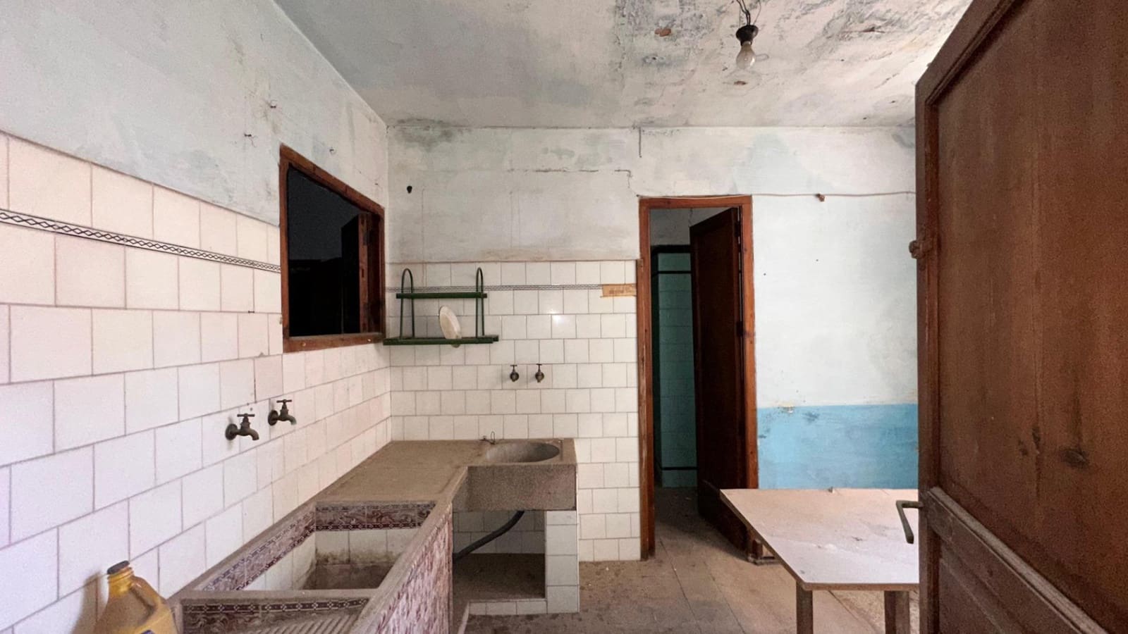 4 slaapkamer Huis te koop in Carlet met garage - € 200.000 (Ref: 9360174)