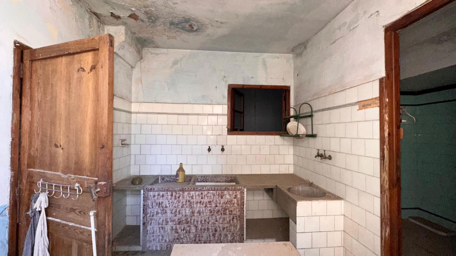 4 slaapkamer Huis te koop in Carlet met garage - € 200.000 (Ref: 9360174)