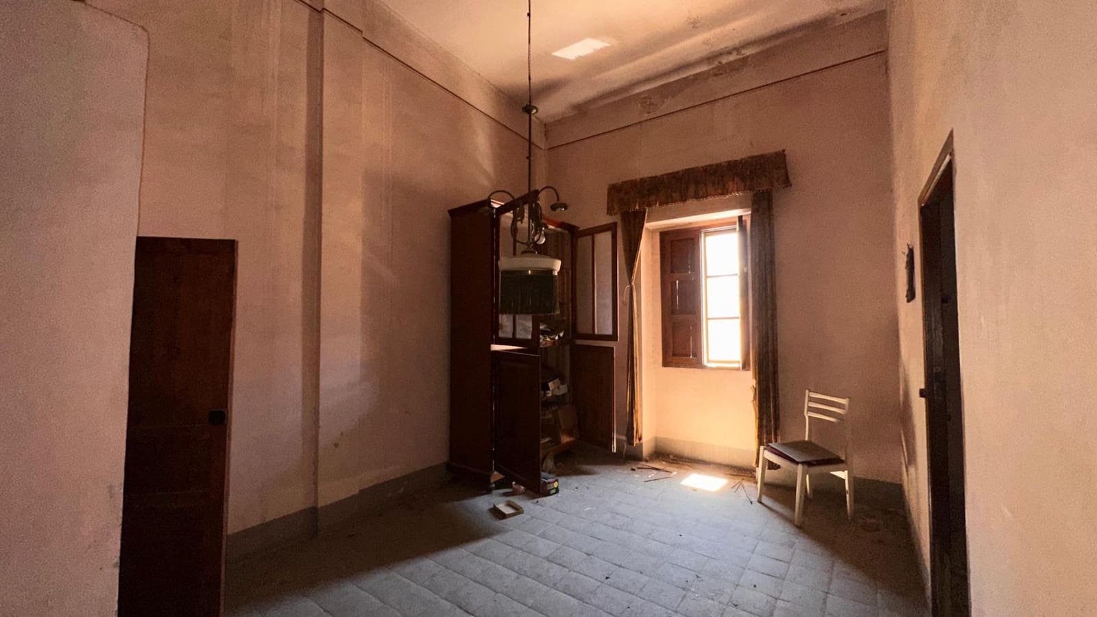 4 slaapkamer Huis te koop in Carlet met garage - € 200.000 (Ref: 9360174)