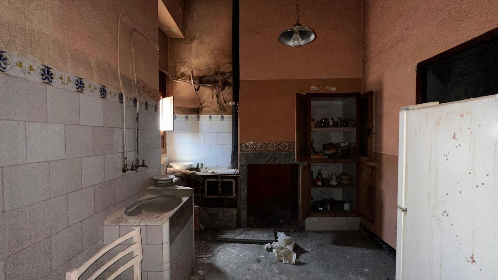 4 slaapkamer Huis te koop in Carlet met garage - € 200.000 (Ref: 9360174)