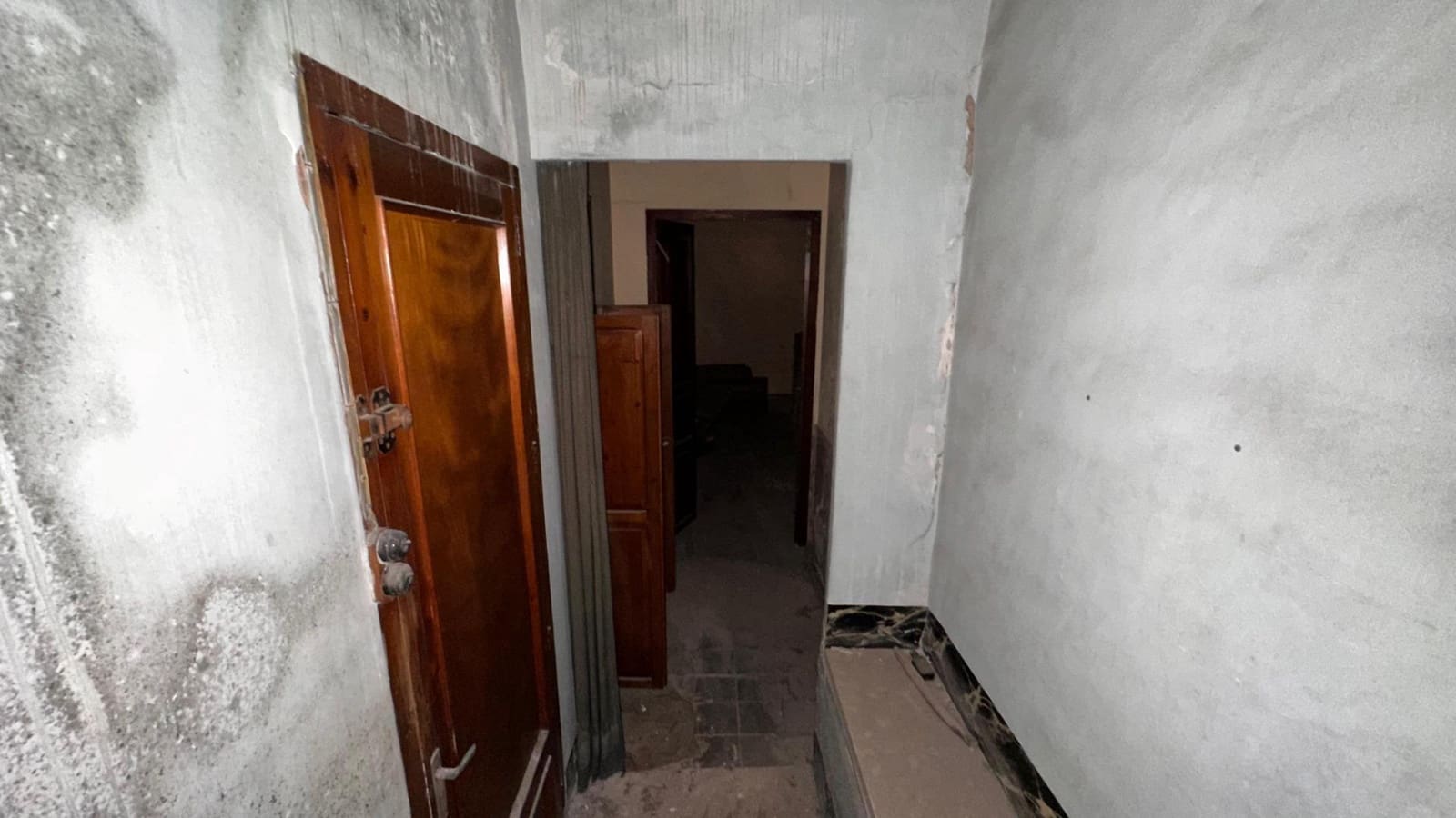 4 slaapkamer Huis te koop in Carlet met garage - € 200.000 (Ref: 9360174)