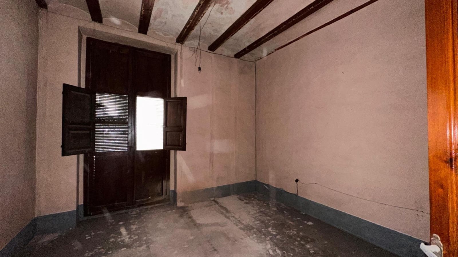 4 slaapkamer Huis te koop in Carlet met garage - € 200.000 (Ref: 9360174)