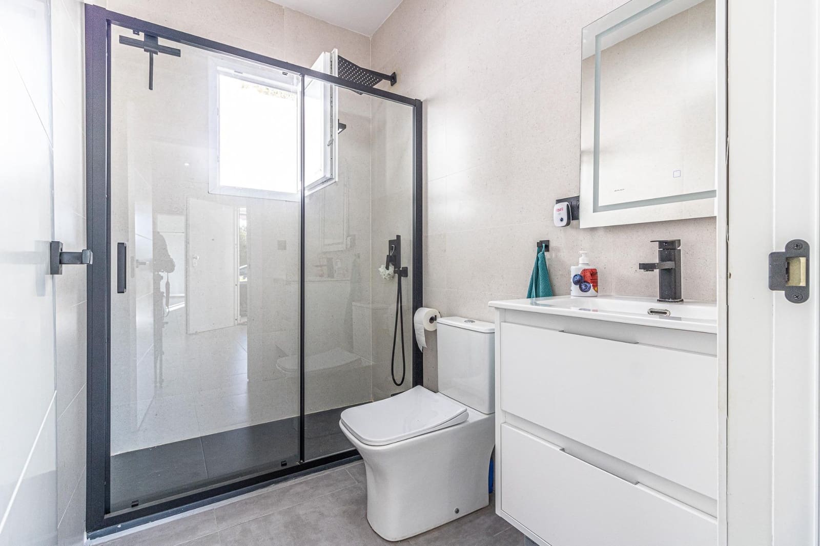 3 sypialnia Willa na sprzedaż w Catadau z basenem garażem - 398 000 € (Ref: 9375217)