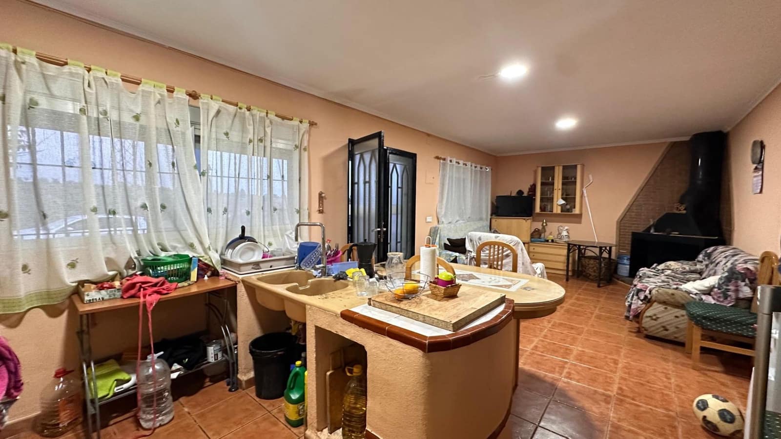 4 soveværelse Villa til salg i Guadassuar med swimmingpool - € 130.000 (Ref: 9375218)