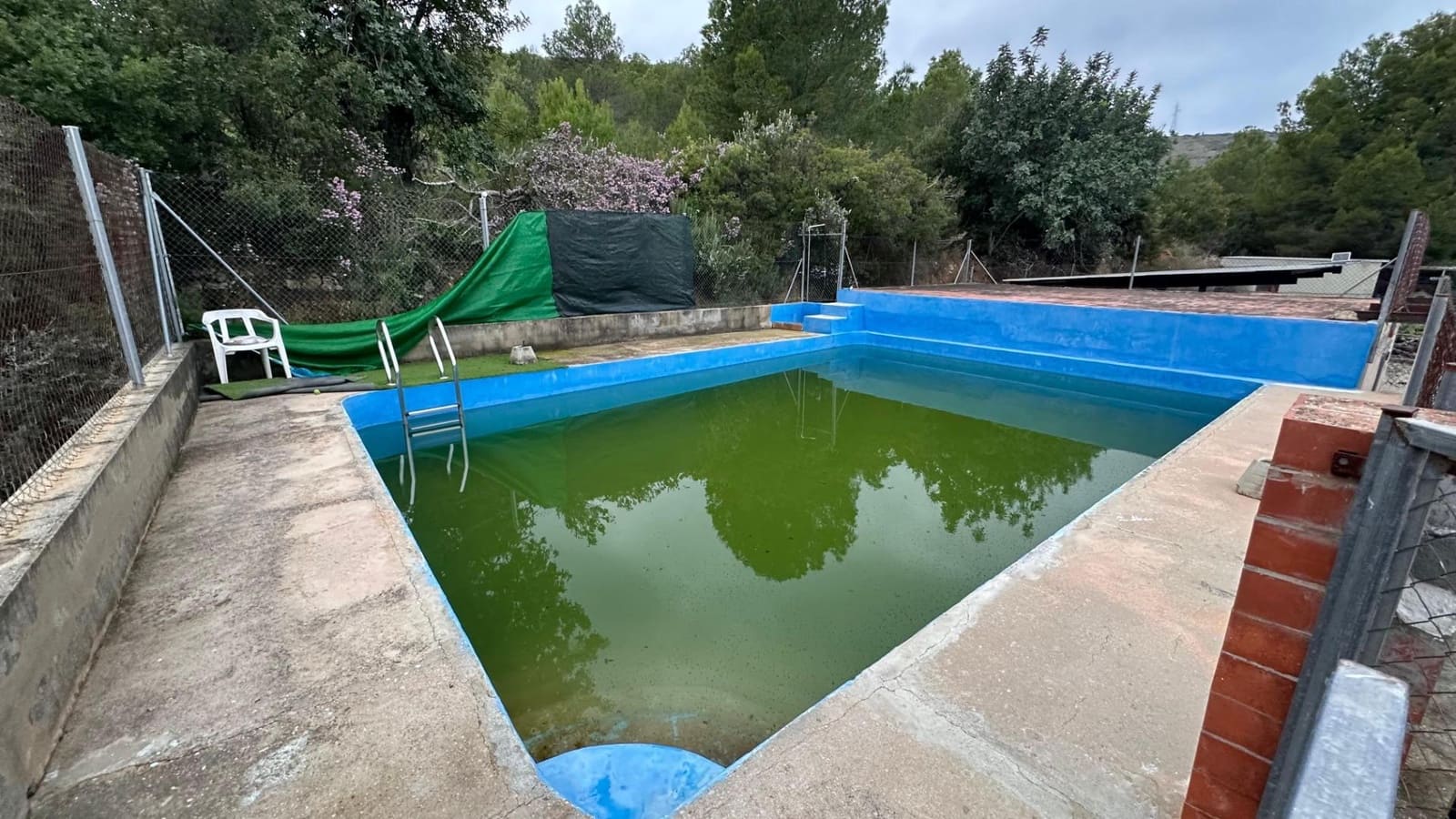 4 soveværelse Villa til salg i Guadassuar med swimmingpool - € 130.000 (Ref: 9375218)