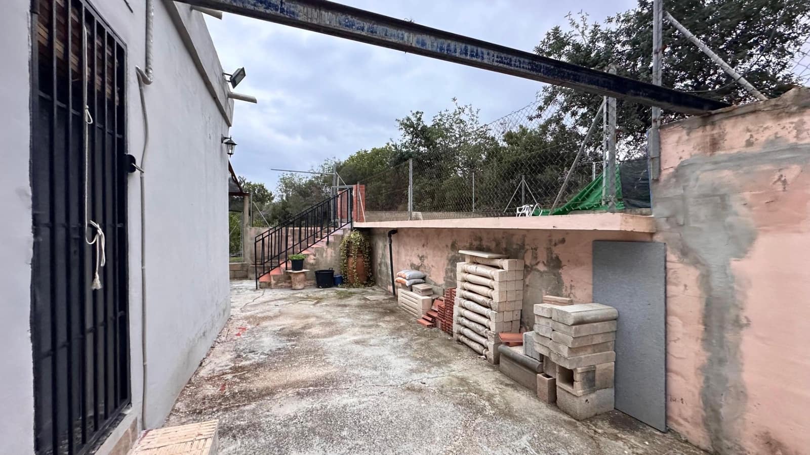 4 soveværelse Villa til salg i Guadassuar med swimmingpool - € 130.000 (Ref: 9375218)