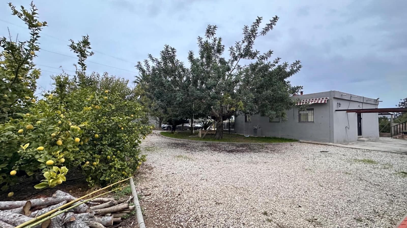 4 soveværelse Villa til salg i Guadassuar med swimmingpool - € 130.000 (Ref: 9375218)