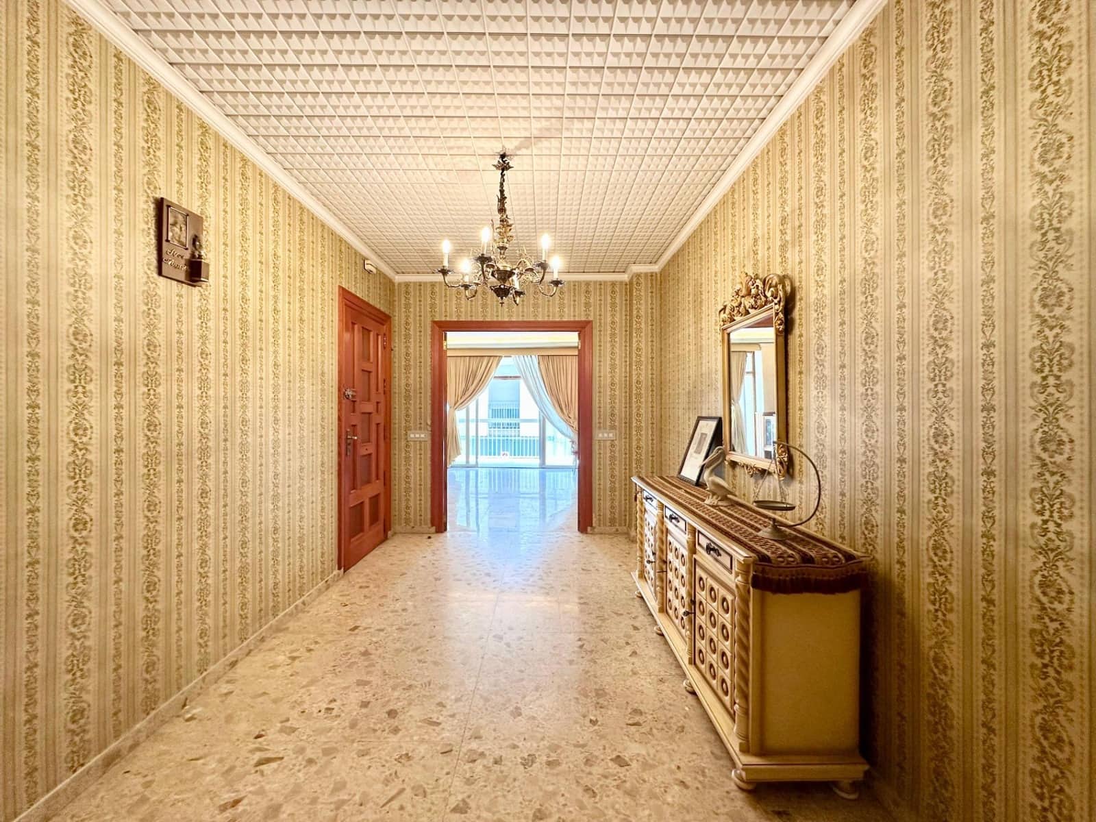 5 slaapkamer Flat te koop in Carlet - € 175.000 (Ref: 9379245)