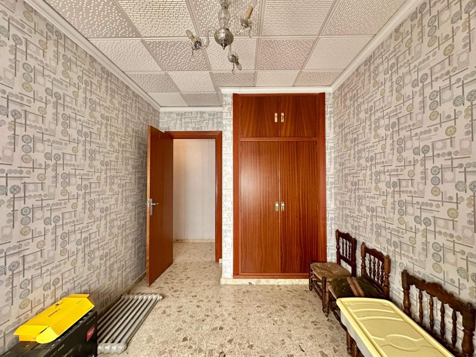 5 slaapkamer Flat te koop in Carlet - € 175.000 (Ref: 9379245)