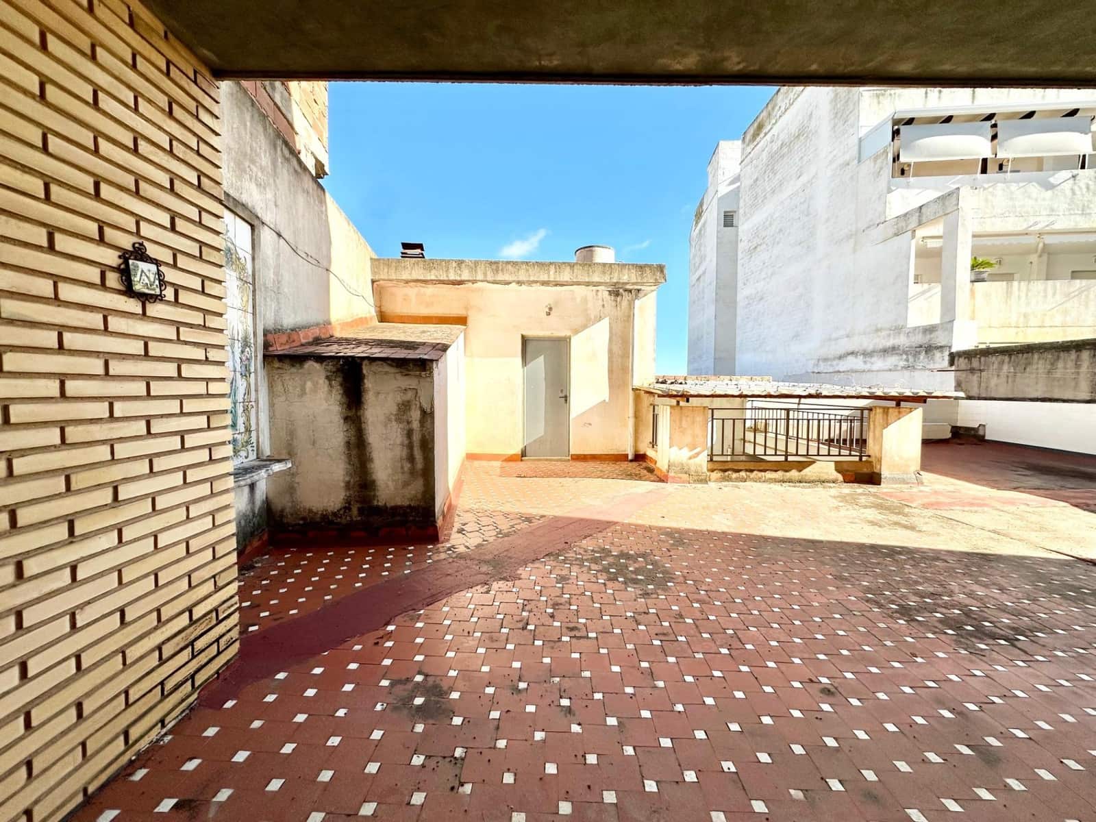 5 slaapkamer Flat te koop in Carlet - € 175.000 (Ref: 9379245)