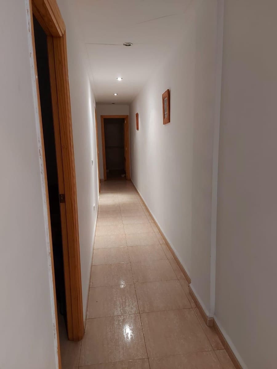 3 bedroom Apartment for sale in L'Alcudia with garage - € 180,000 (Ref: 9401818)