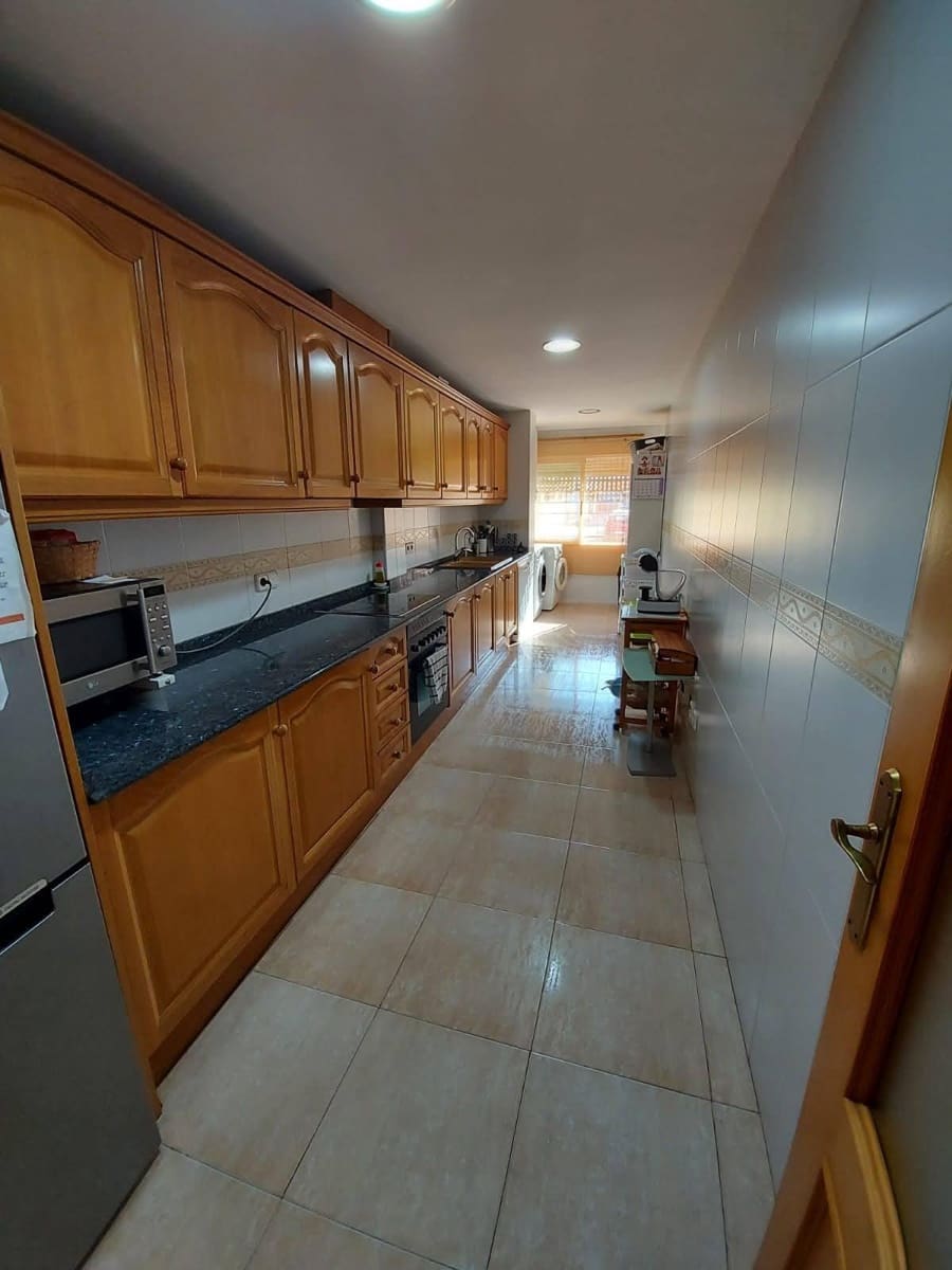 3 bedroom Apartment for sale in L'Alcudia with garage - € 180,000 (Ref: 9401818)