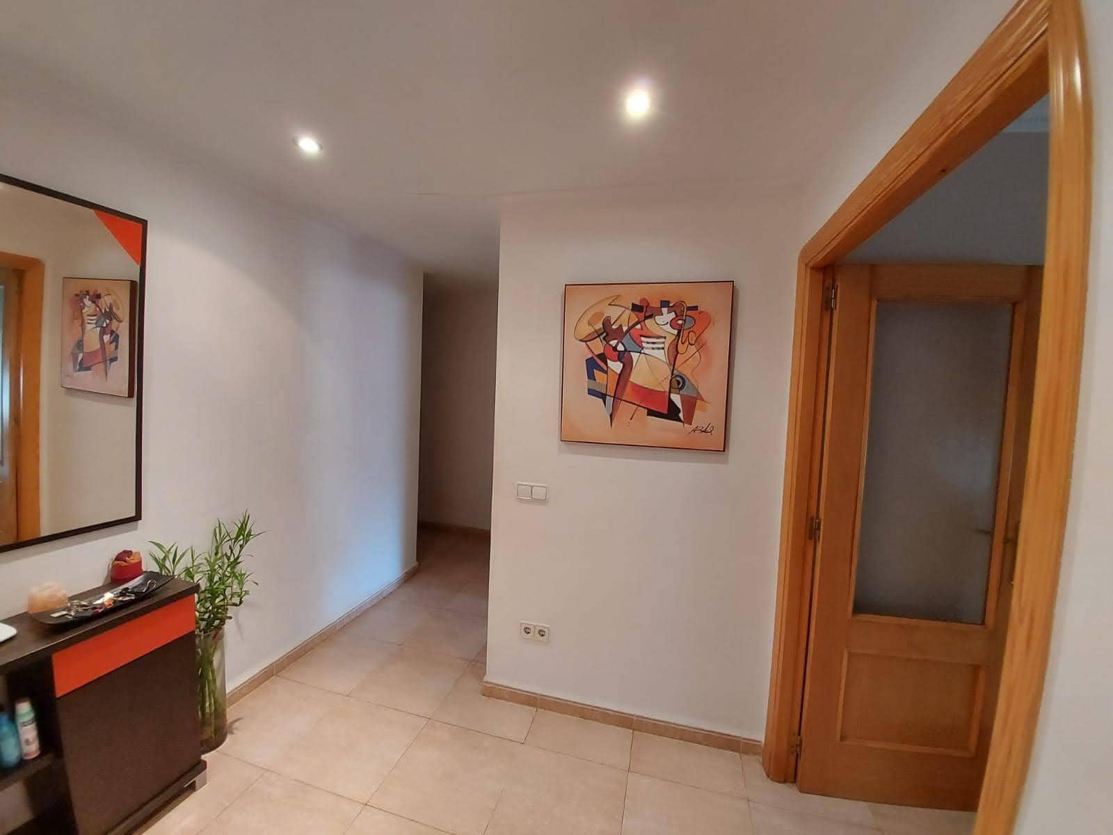 3 bedroom Apartment for sale in L'Alcudia with garage - € 180,000 (Ref: 9401818)