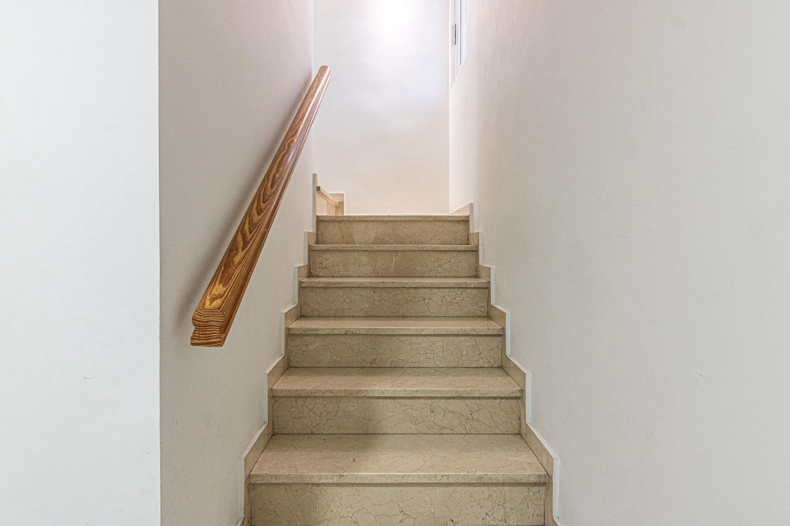 3 slaapkamer Rijtjeshuis te koop in Alberic met garage - € 215.000 (Ref: 9403534)