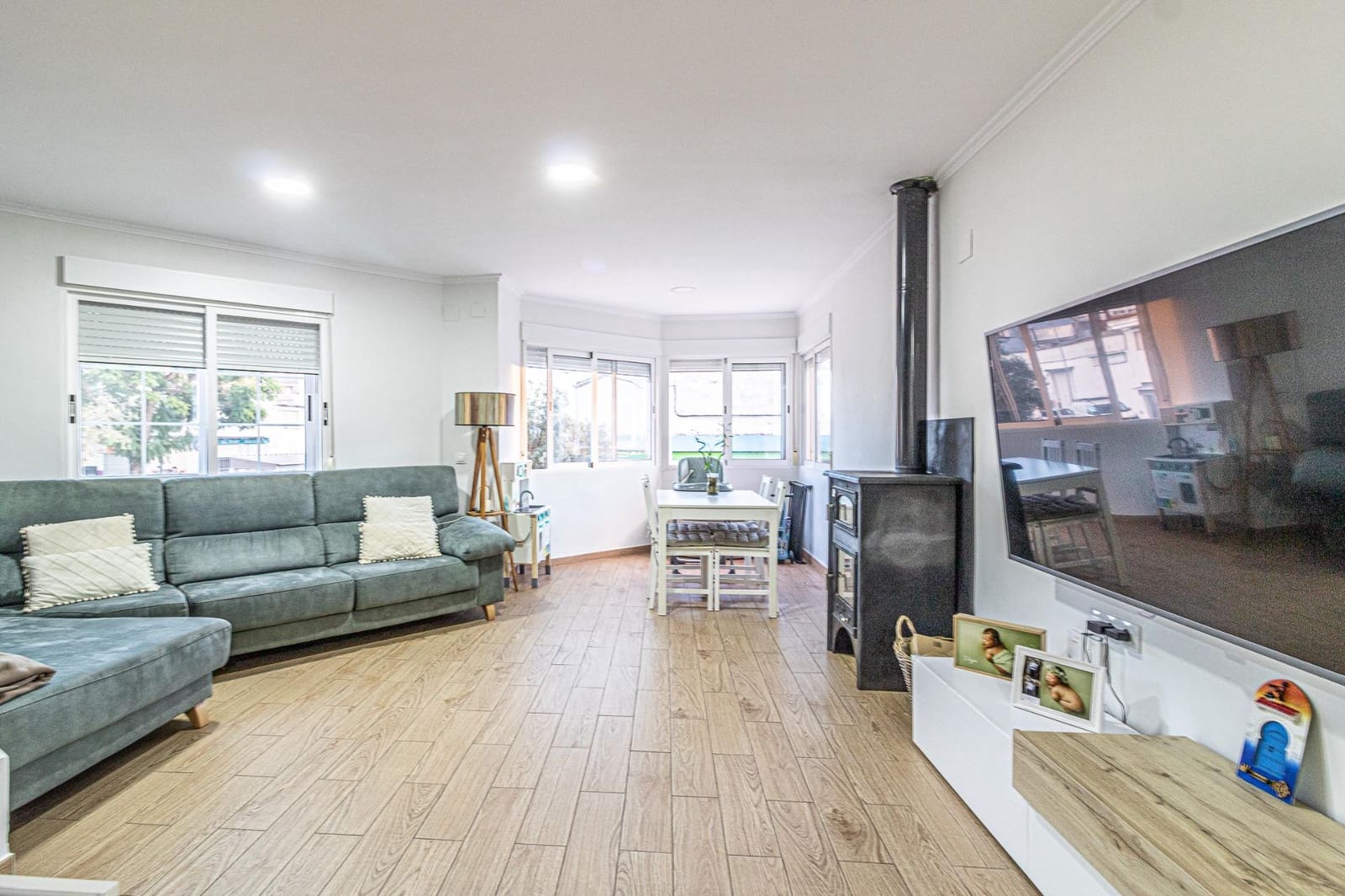 3 slaapkamer Rijtjeshuis te koop in Alberic met garage - € 215.000 (Ref: 9403534)