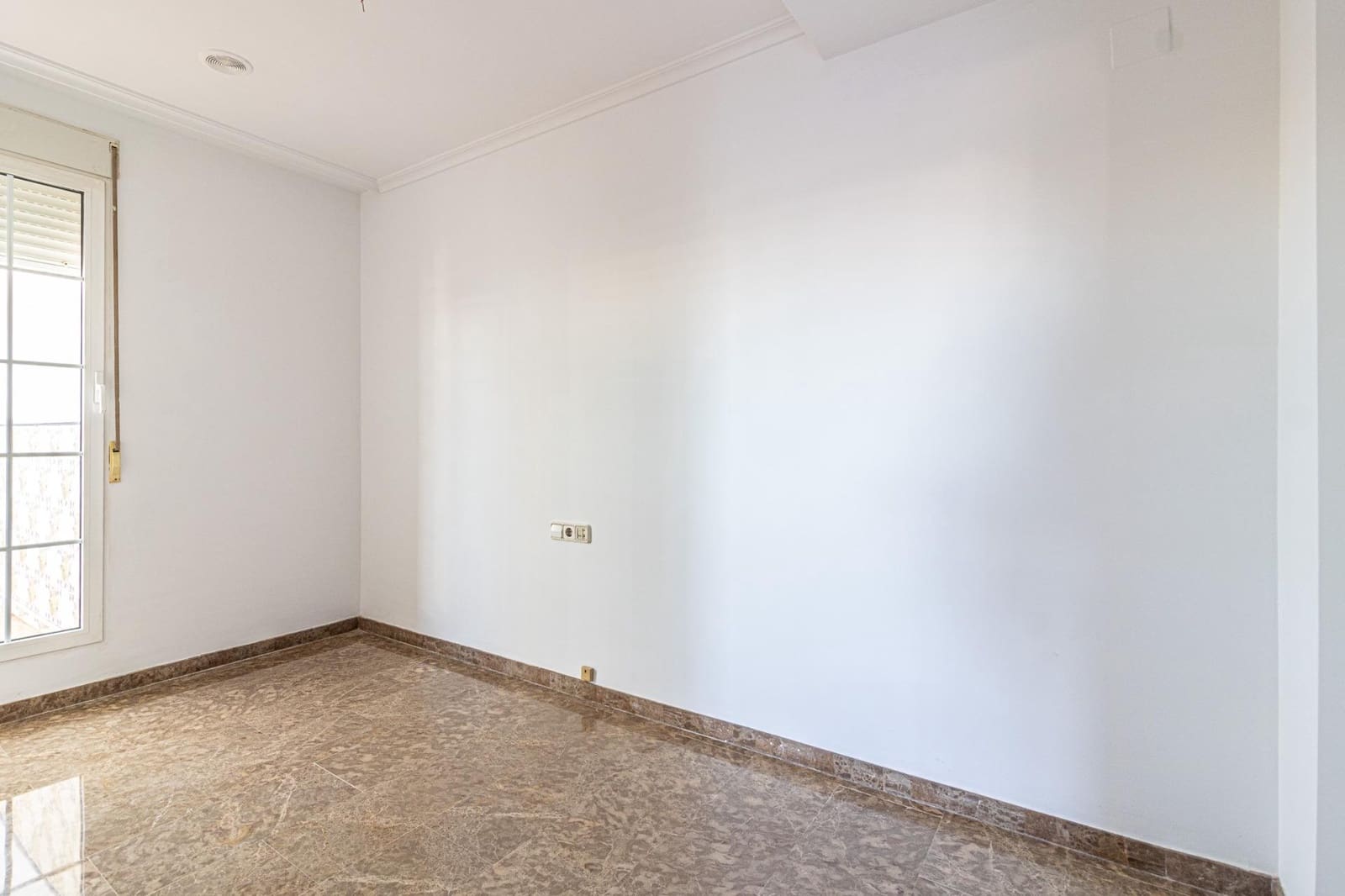 4 makuuhuone Kattohuoneisto myytävänä paikassa Carlet - 200 000 € (Ref: 9406578)