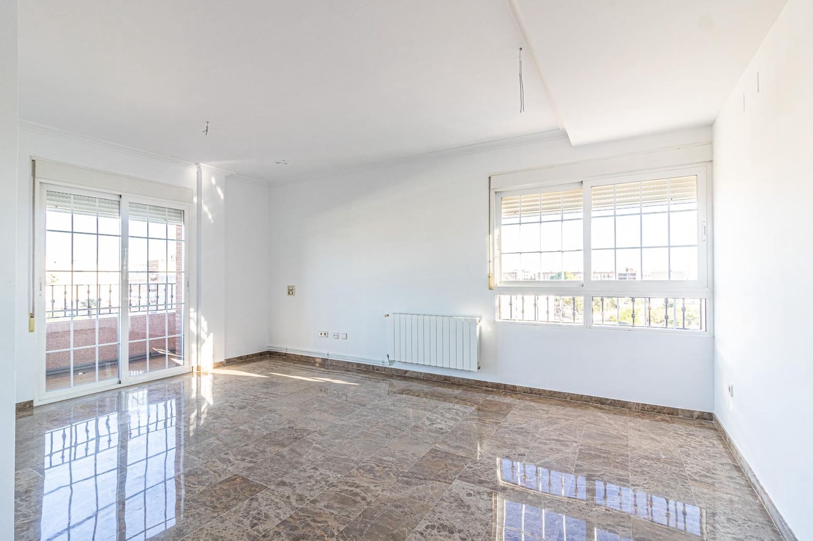 4 makuuhuone Kattohuoneisto myytävänä paikassa Carlet - 200 000 € (Ref: 9406578)