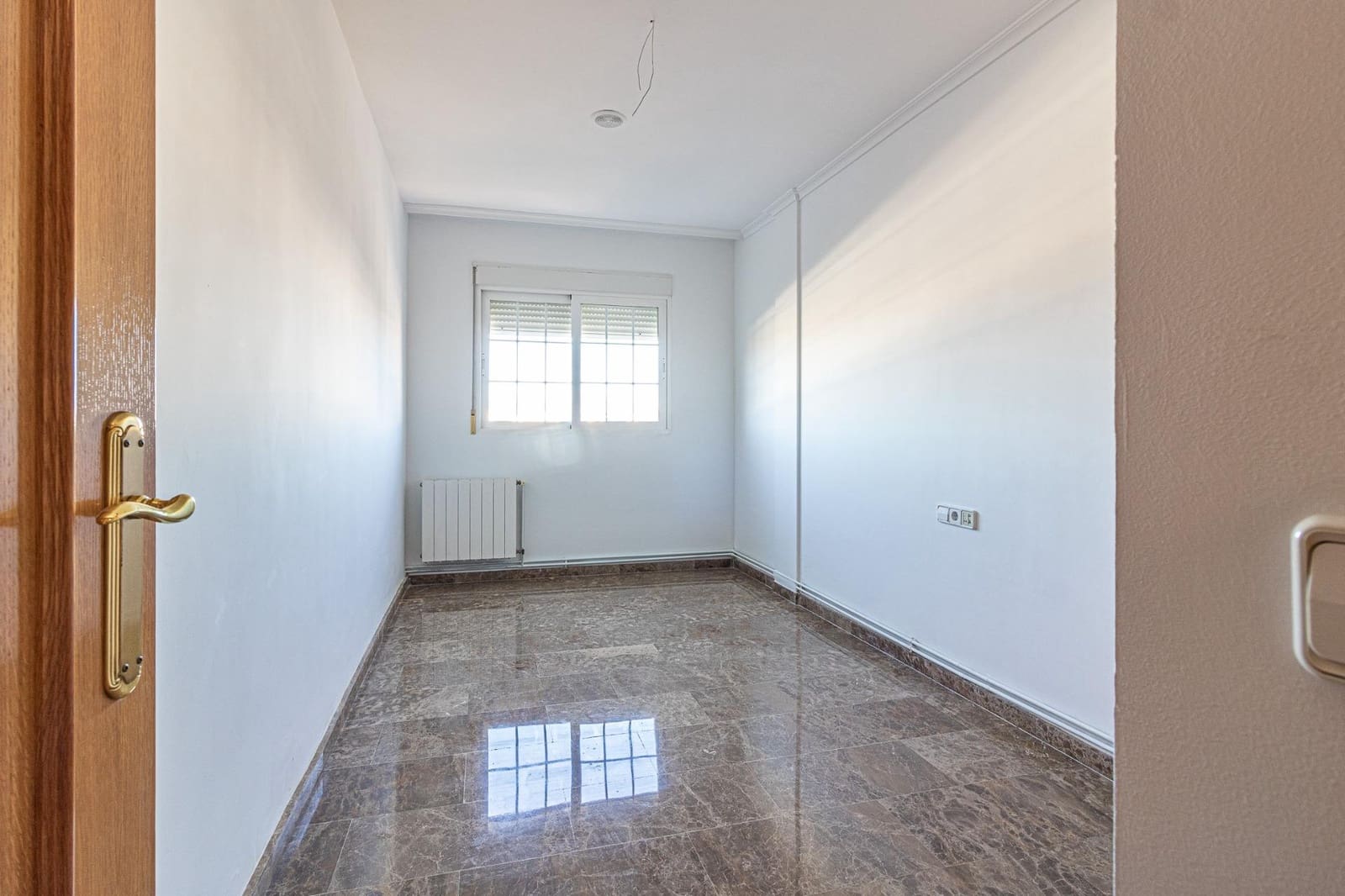 4 makuuhuone Kattohuoneisto myytävänä paikassa Carlet - 200 000 € (Ref: 9406578)