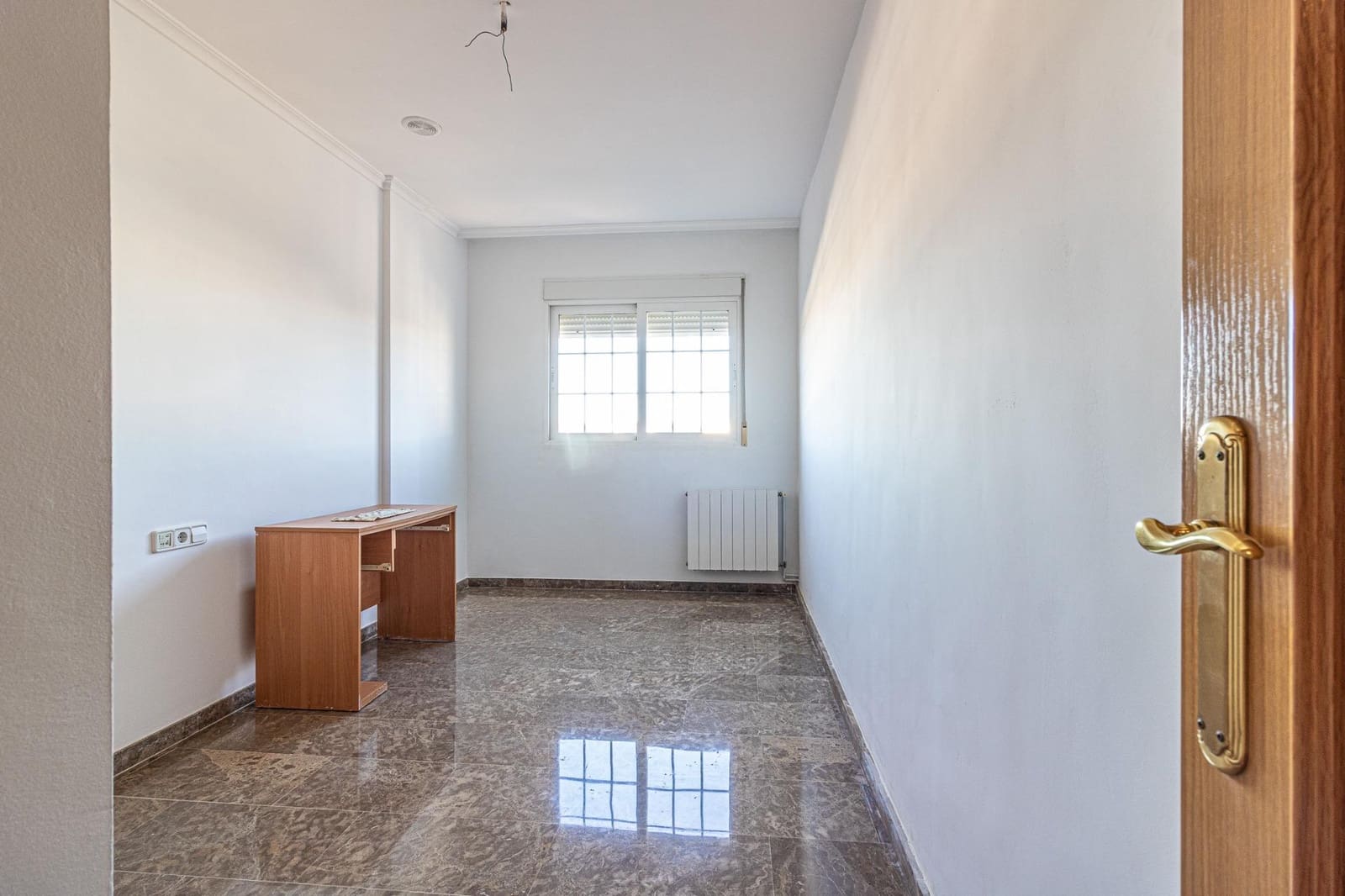 4 makuuhuone Kattohuoneisto myytävänä paikassa Carlet - 200 000 € (Ref: 9406578)