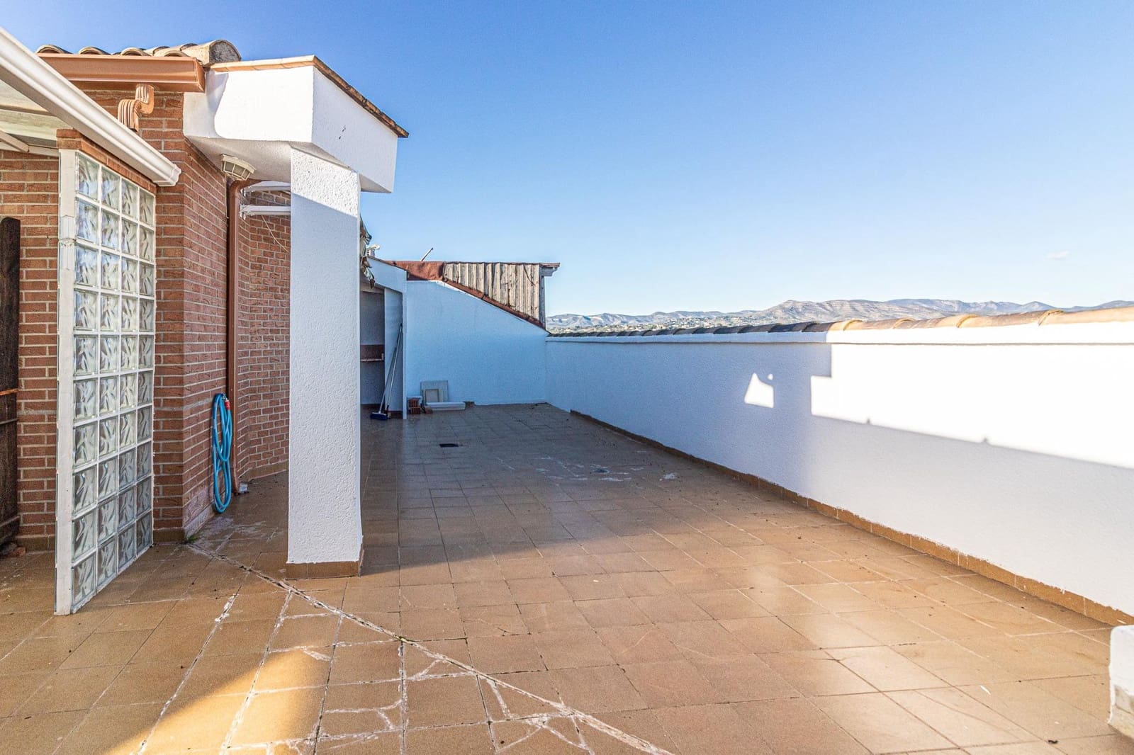 4 makuuhuone Kattohuoneisto myytävänä paikassa Carlet - 200 000 € (Ref: 9406578)