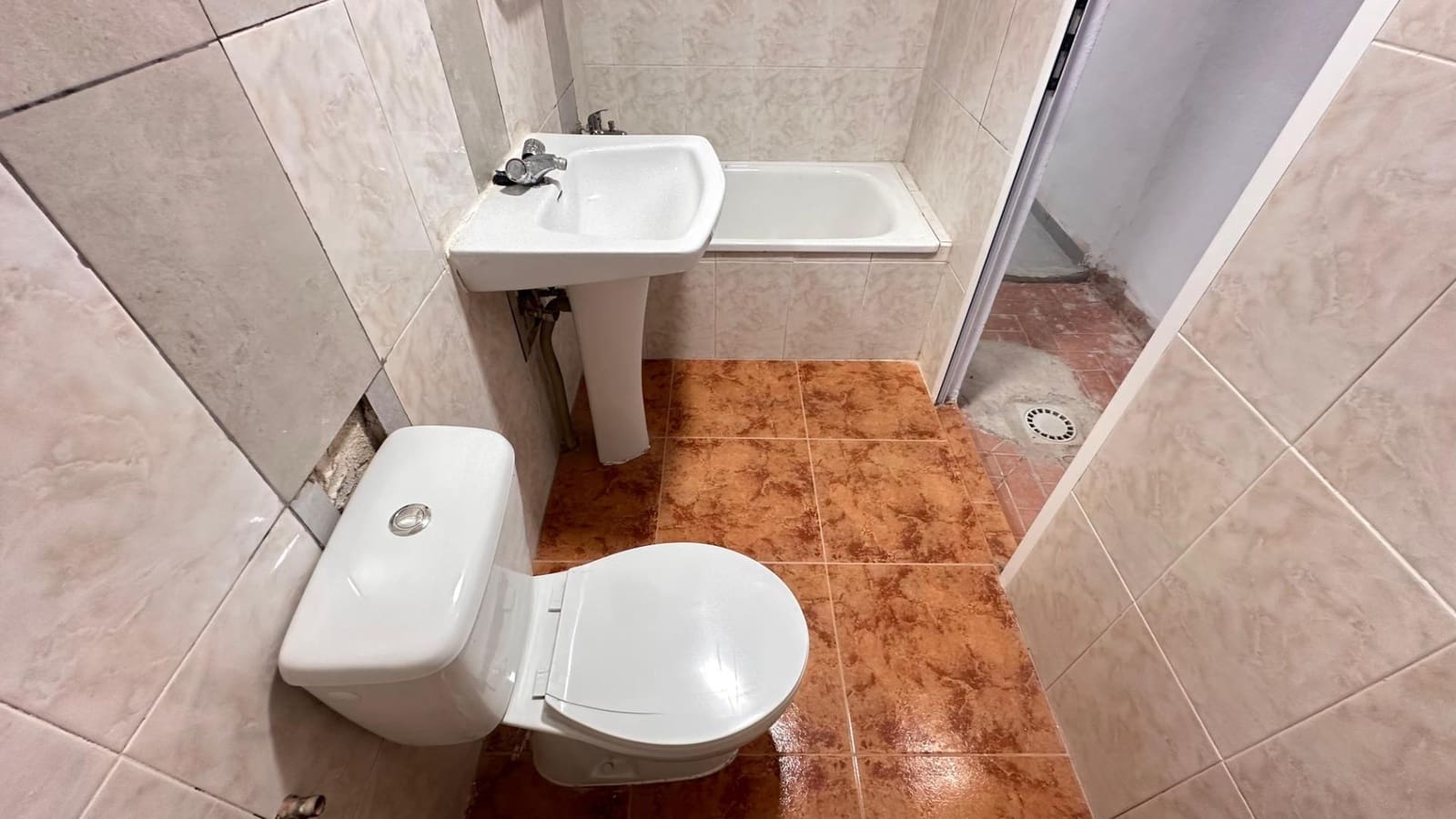 3 makuuhuone Omakotitalo myytävänä paikassa Alberic - 75 000 € (Ref: 9427412)