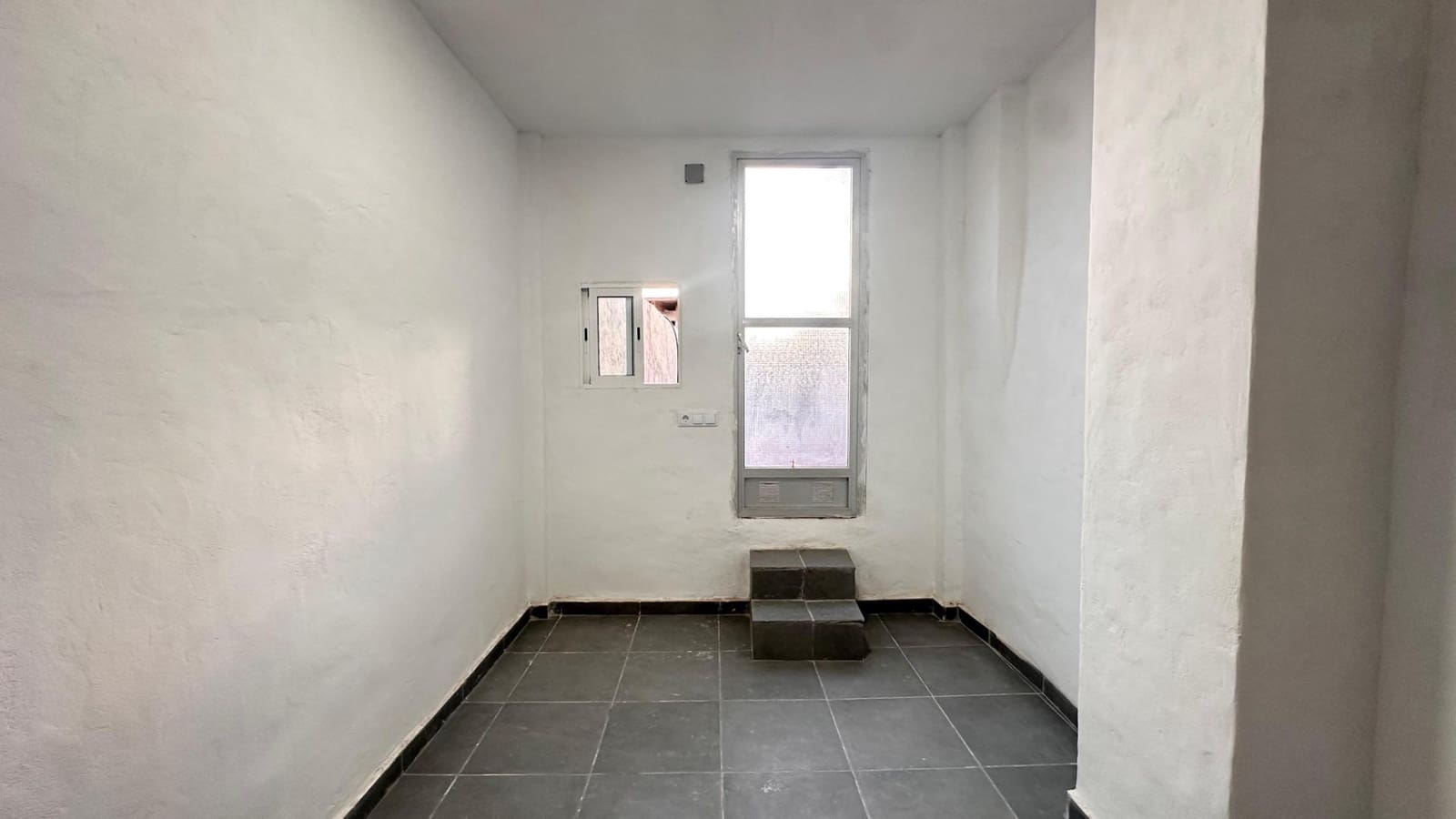 3 makuuhuone Omakotitalo myytävänä paikassa Alberic - 75 000 € (Ref: 9427412)