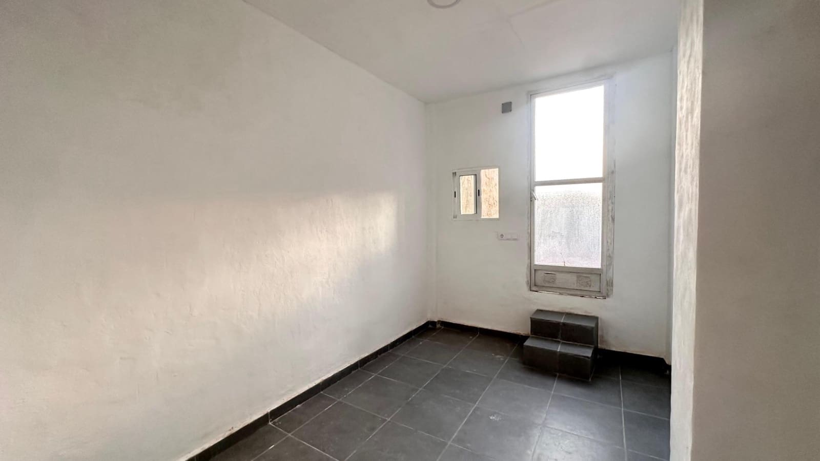 3 makuuhuone Omakotitalo myytävänä paikassa Alberic - 75 000 € (Ref: 9427412)