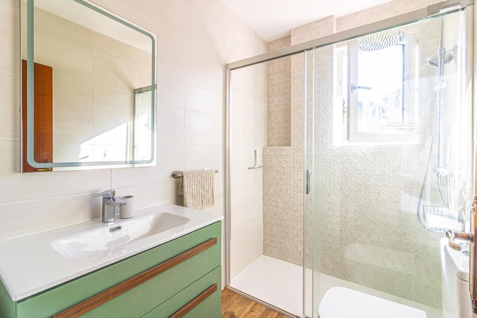 3 soverom Villa til salgs i Alberic med svømmebasseng garasje - € 295 000 (Ref: 9437573)