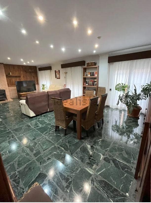 4 soverom Leilighet til salgs i Llombai - € 159 500 (Ref: 9449568)